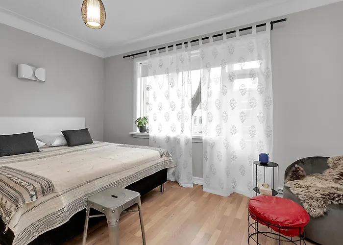 Modern & Cozy Downtown Apartment